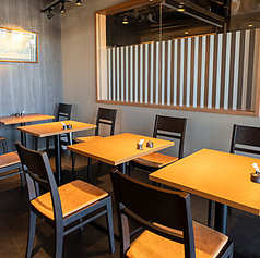 テーブル席