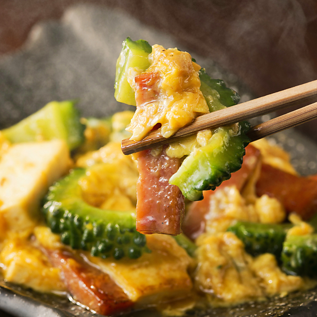 てぃーだ自慢の沖縄料理♪ゴーヤーちゃんぷるーとオリオンビールで乾杯！！