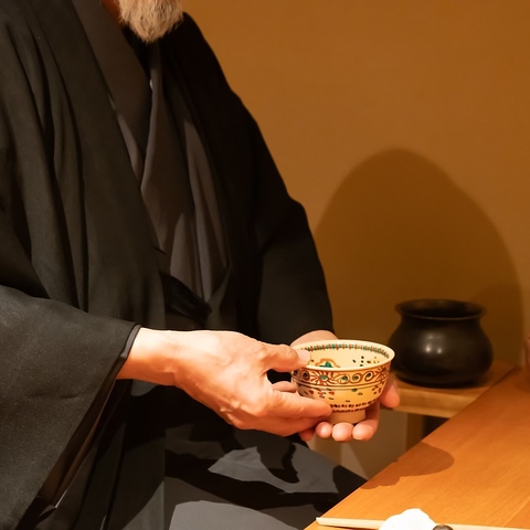 忙しい毎日に、心安らぐお茶の時間を。美しい空間で上質なお茶・お料理をご提供します