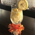 料理メニュー写真&nbsp;レモン丸ごと1個使用したレモンのカクテル