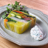 地元野菜のテリーヌが人気◆秋川の恵みを味わうメニュー
