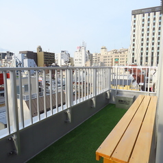 CAFE&BAR KAMINARI カミナリの雰囲気2