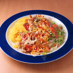 スパイス香る南国の誘惑！ タコライス とチキンオーバーライス の贅沢な競演！の写真