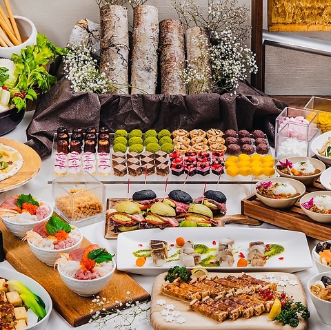 小涌谷の自然に囲まれたゆったり空間でランチビュッフェを堪能できるお店