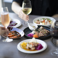 世界の味を集めた40種類の料理で旅気分を