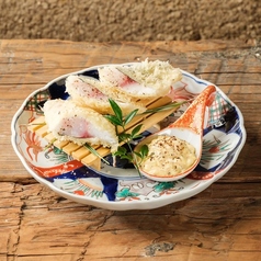 30秒でサクッと揚げる。レアなアジフライ