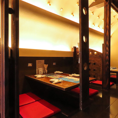 掘り炬燵テーブルを完備。美味しい料理を食べながらごゆっくりお寛ぎください♪