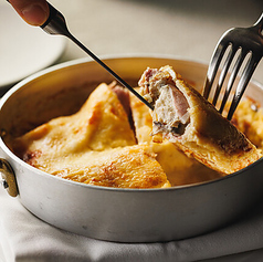 料理はワインとの極上のペアリングを第一に考案