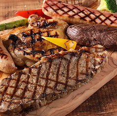 スーパーミートプラッター 豪華なお肉の炭火焼盛合わせ