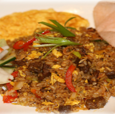 インドネシア風のラム肉焼き飯 