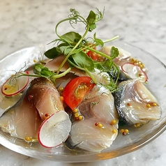 炙りしめ鯖　粒マスタードソース