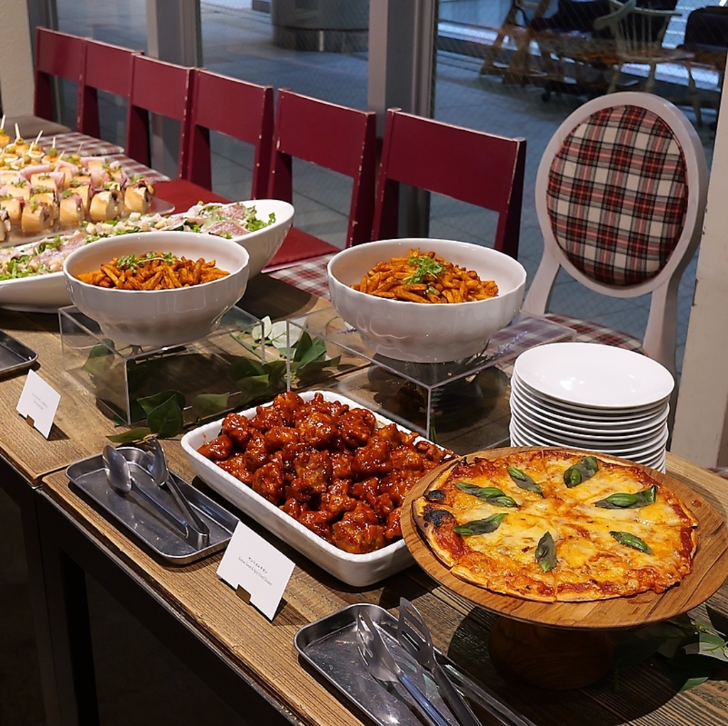 貸し切りパーティーはブッフェ形式でのお料理でお出迎え♪