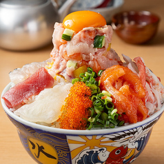 ■『大漁たまトロ丼』　※鯛の魚骨スープ付！　※『いか明太』食べ放題！