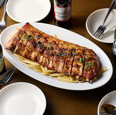 【特大スペアリブ　800ｇ】…お店の看板メニュー！　