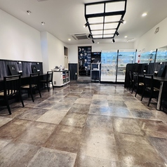 ゆったりカウンターはお一人様でもＯＫ！