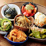 ＜契約農家から毎日直送＞フレッシュな彩り野菜を心ゆくまでご堪能ください。