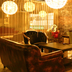 雰囲気抜群のRestauran＆Bar空間…カーテンの仕切りで雰囲気ある半個室に。