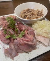 ヨウサン来たらこれは絶対！【洋酒場の肉刺し】