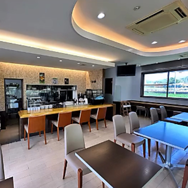 BISTRO CAFE and K ビストロカフェアンドケーの雰囲気1