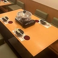 5名掛けの掘りごたつは広々としたウッドテーブルとなっており快適にお食事を楽しんでいただくことができます。ぜひ、当店自慢のお肉を使ったしゃぶしゃぶとお酒をご友人や同僚とお楽しみください。