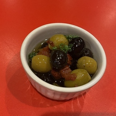オリーブとドライトマトのマリネ