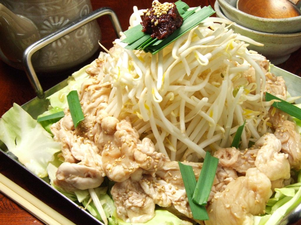 野菜たっぷり味噌仕立てのやさしくヘルシーなちりとり鍋☆女性に人気の一品です。