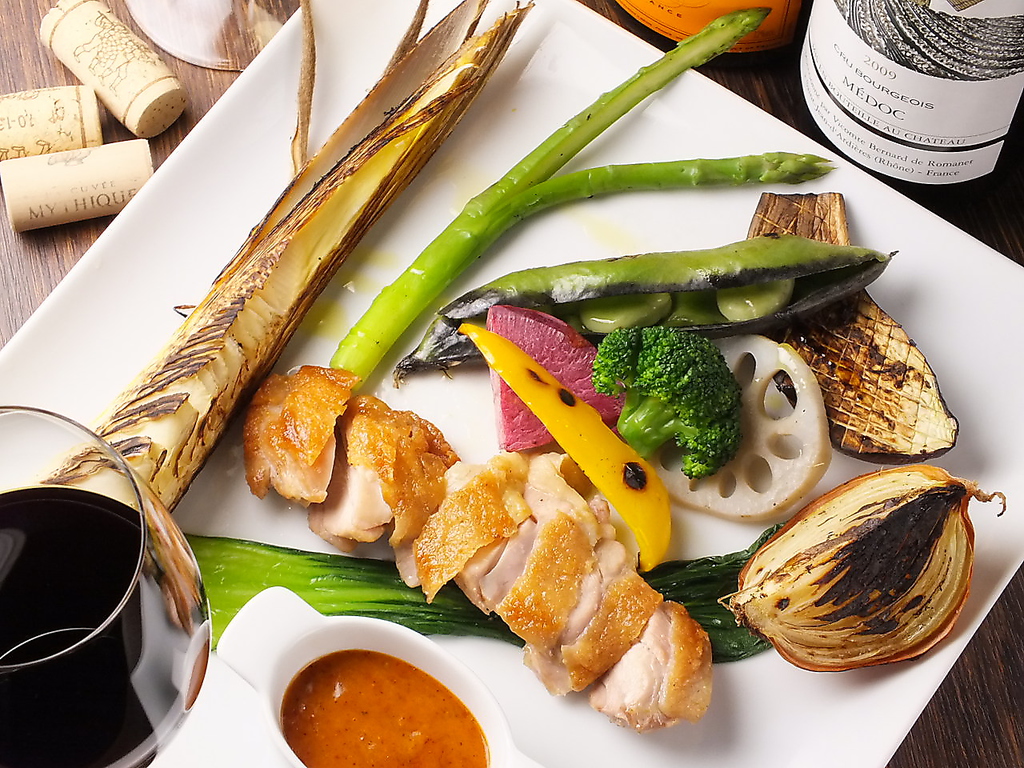 まさにお皿の上の芸術…食材・見た目・味、全てにこだわった至極の一皿をご体感下さい。