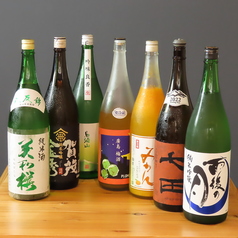 全コース飲み放題付き！炉端焼きを引き立てる銘酒の数々