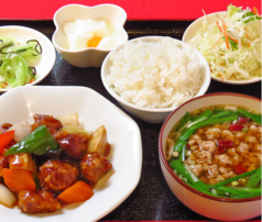 にんにくの芽と豚肉炒め定食／ニラレバ定食／青菜炒め定食／回鍋肉定食／焼き餃子定食