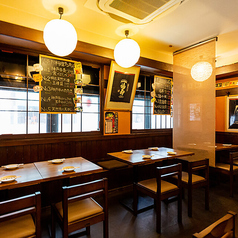 最大45名様まで貸切可能です◎会社の宴会やイベント後の打ち上げなど、大人数でのご利用に最適です。立食時は最大50名様までご利用いただけますので、お気軽にご相談ください。