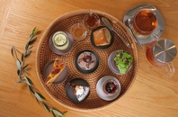tea & rattan plate
