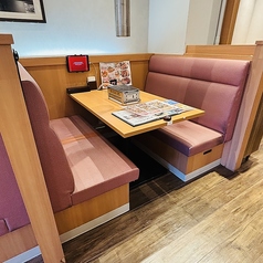 お子様連れでも安心な広いお席もございます