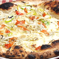 当店自慢の窯焼きピザ