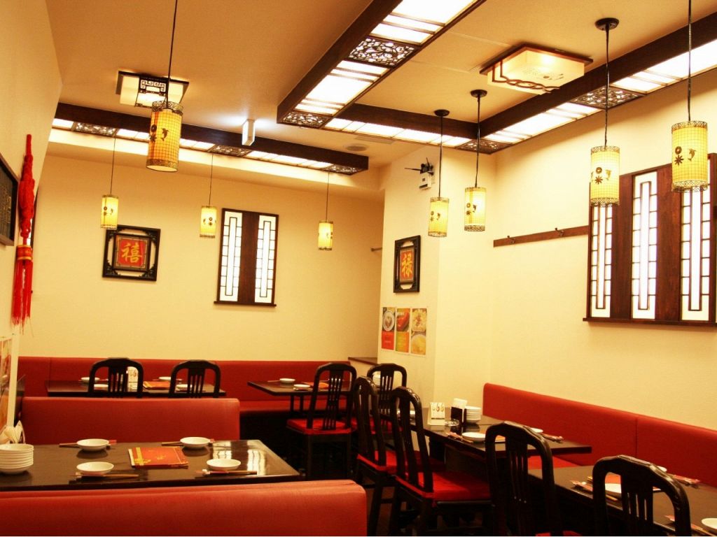 【店内】中国から取り寄せた調度品があちこちに。カワイイ★