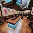 各フロア約40名様までご利用可能。フロア貸切はもちろん、店舗貸切なら最大78名様まで対応しております。歓送迎会や懇親会、会社宴会、結婚式の二次会など様々なシーンにおすすめです。本格ペルー料理とお酒を楽しみながら、開放的な空間で特別なひとときをお過ごしください。人数やご予算などお気軽にご相談ください。