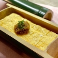 料理メニュー写真&nbsp;名物 出汁巻き玉子 お出汁と大根おろし
