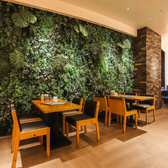 2名掛けテーブルはデートやご友人とのお食事にぴったりです◎