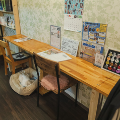 カウンター席が4席あります