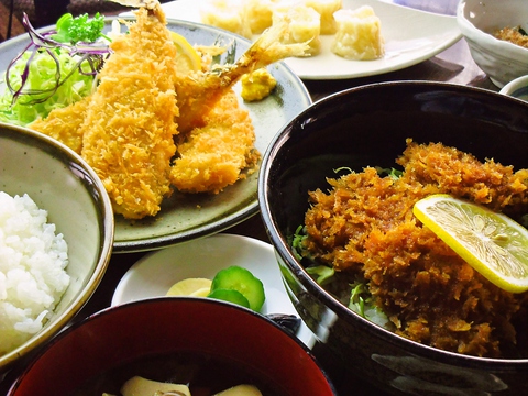 丁寧にじっくり煮出した「煮干し出汁」の味噌汁とツヤツヤなお米の町の定食屋さん。