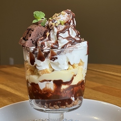 チョコパフェ