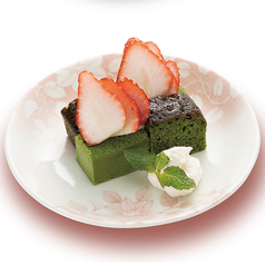 抹茶ガトーショコラ&テリーヌ いちご添え