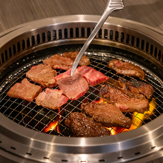 ◆炭で焼き上げることで、お肉の食感をより楽しめる