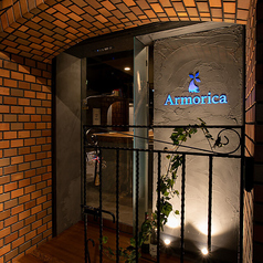 当店では貸切にも対応。各種宴会や結婚式の2次会、パーティーや打上げ、歓送迎会など、様々なシーンでご利用いただけます。貸切にすることで周囲の目を気にすることなく大勢でお楽しみいただけます。詳細はお問い合わせください。