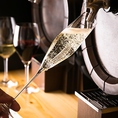 ◆スパークリングワイン◆イタリア直輸入の無添加ワイン『樽生のスパークリングワイン』グラスに注いだ瞬間、初めてワインが空気と光に触れる樽生ワイン。はじけるフレッシュ感が絶品です。