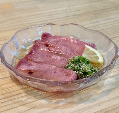 和牛タン刺し