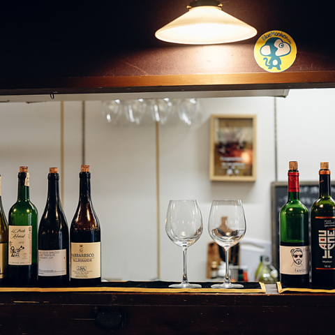 人情屋台内！燻製料理と厳選した自然派ワインを楽しむ♪