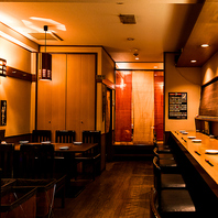 和の趣が感じられる、大人の隠れ家のような寛ぎ空間