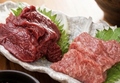 料理メニュー写真&nbsp;馬刺し二種盛り