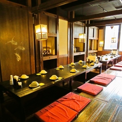 【団体様向け完全個室】ホっと一息つける掘りごたつ個室の数々が大人気。各種ご宴会にぴったりな完全個室を多数ご用意。ご予約・ご相談もお気軽にお問い合わせくださいませ。会社宴会や歓迎会・送別会など各種ご宴会にぴったりです。周囲を気にせずお食事と会話をお楽しみいただけますので、大切なお集まりにも最適。