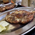 料理メニュー写真&nbsp;骨付き鳥：おや1080円：わか1080円